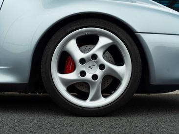 Porsche 993 Carrera 4S — photo 12