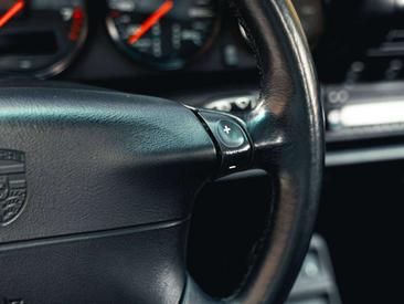 Porsche 993 Carrera — photo 6