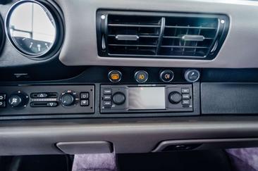 Porsche 964 Carrera 2 — photo 18