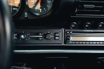 Porsche 993 Carrera — photo 17