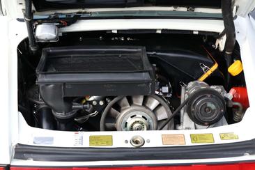 Porsche 930 Turbo — photo 21