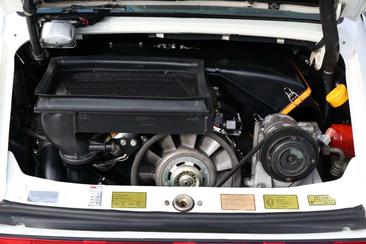 Porsche 930 Turbo — photo 22