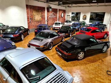 Porsche 993 Carrera 2 — photo 13