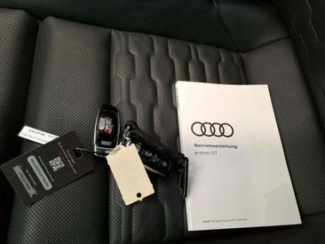 Audi E-tron GT RS Black — photo 5