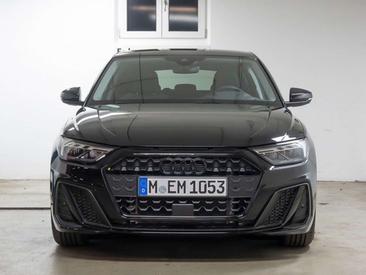 Audi A1 S Line 35 TFSI — photo 3
