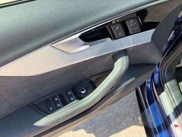 Audi RS4 Avant — photo 17