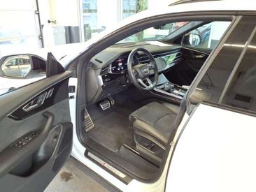 Audi Q8 S Line 55 TFSI — photo 5