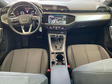 Audi Q3 45 TFSIe — photo 3