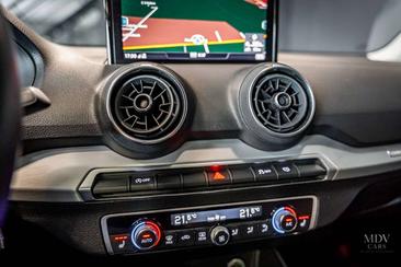 Audi Q2 S Line — photo 10