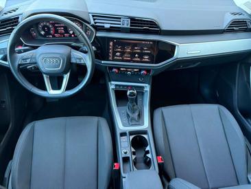 Audi Q3 45 TFSIe — photo 14