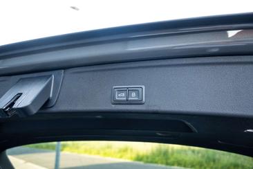 Audi A4 S Line Avant 40 TFSI — photo 33
