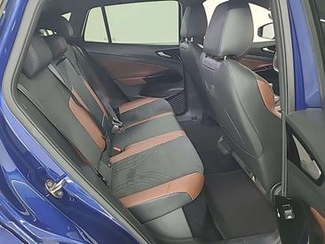 Volkswagen ID.4 — photo 10