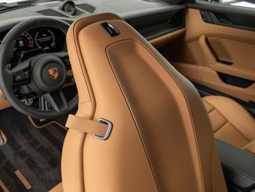 Porsche 992 I GT3 Touring — photo 17