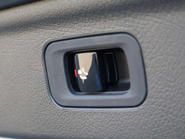 Mercedes EQE 300 AMG Line — photo 9