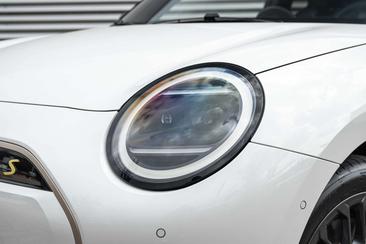 Mini Hatch Favoured Cooper SE — photo 7