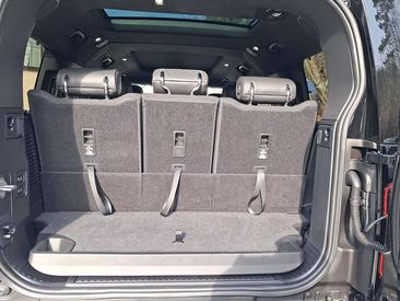Land Rover Defender 130 X-Dynamic HSE Aut. Black D350 AWD — photo 12