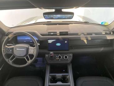 Land Rover Defender 110 X-Dynamic SE 3.0D L6 MHEV AWD Aut. 250 — photo 4