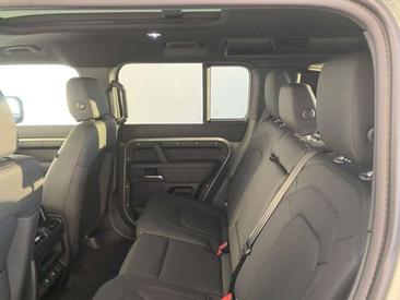Land Rover Defender 110 X-Dynamic SE 3.0D L6 MHEV AWD Aut. 250 — photo 5