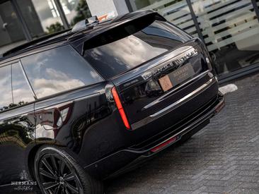 Land Rover Range Rover SVO 3.0 P550e SV PHEV — photo 10