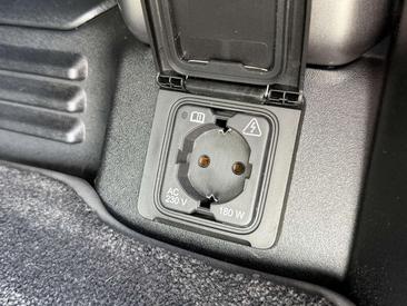 Land Rover Defender 110 Beige P635 OCTA — photo 25