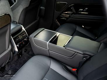 Land Rover Range Rover SVO 3.0 P550e SV PHEV — photo 23