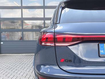 Audi Q6 E-tron S Edition — photo 11