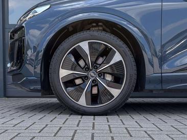 Audi Q6 E-tron S Edition — photo 14