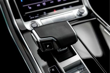 Audi Q8 Pro Line S Competition 60 TFSI E — photo 35