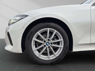 BMW Série 3 Touring 318d — photo 7