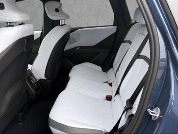 BMW iX3 XDrive50 — photo 9