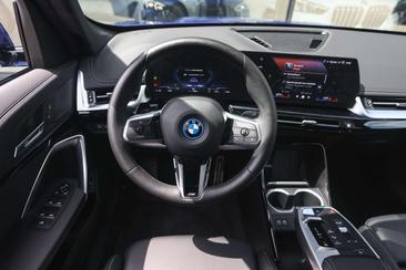 BMW IX1 M Sport EDrive20 — photo 2