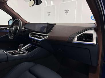 BMW XM — photo 9