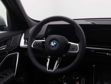 BMW IX1 EDrive20 — photo 2