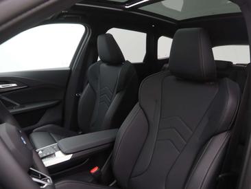 BMW IX1 EDrive20 — photo 4
