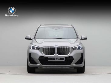 BMW IX1 EDrive20 — photo 5