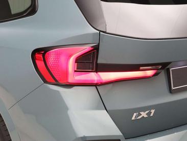 BMW IX1 XDrive30 — photo 11
