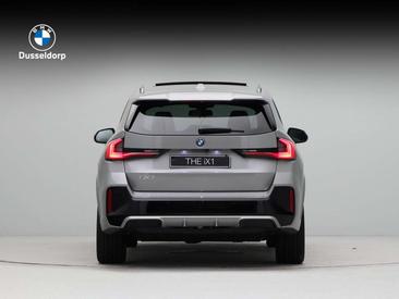 BMW IX1 EDrive20 — photo 9