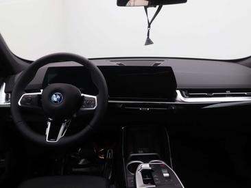 BMW IX1 EDrive20 — photo 12