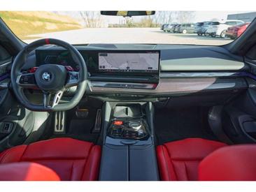 BMW M5 — photo 7