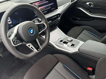 BMW 330 330e — photo 11