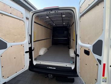 Volkswagen Crafter — photo 8