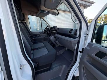 Volkswagen Crafter — photo 9