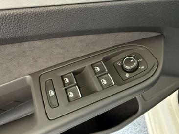 Volkswagen Golf — photo 9