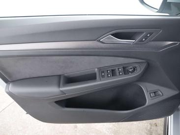 Volkswagen Golf R-Line — photo 10