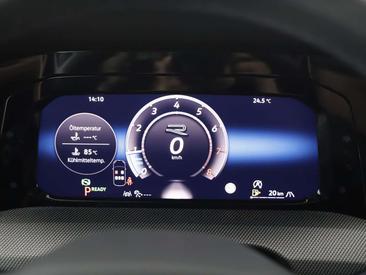 Volkswagen Golf R-Line — photo 15