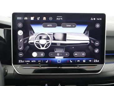 Volkswagen Golf R-Line — photo 20