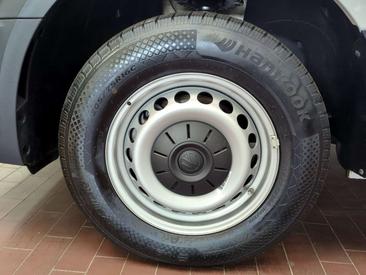 Volkswagen Crafter — photo 12