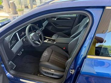 Volkswagen Passat 4Motion R-Line — photo 15