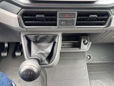 Volkswagen Crafter — photo 13