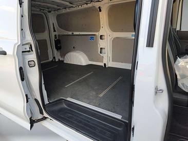 Volkswagen Transporter — photo 6